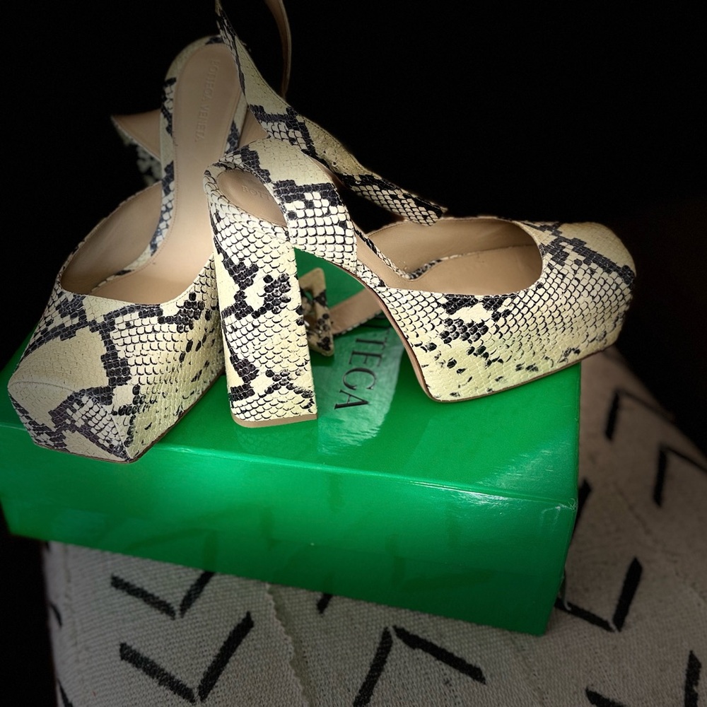 Bottega Veneta Python Tower Pump In Soft Yellow -… - image 3